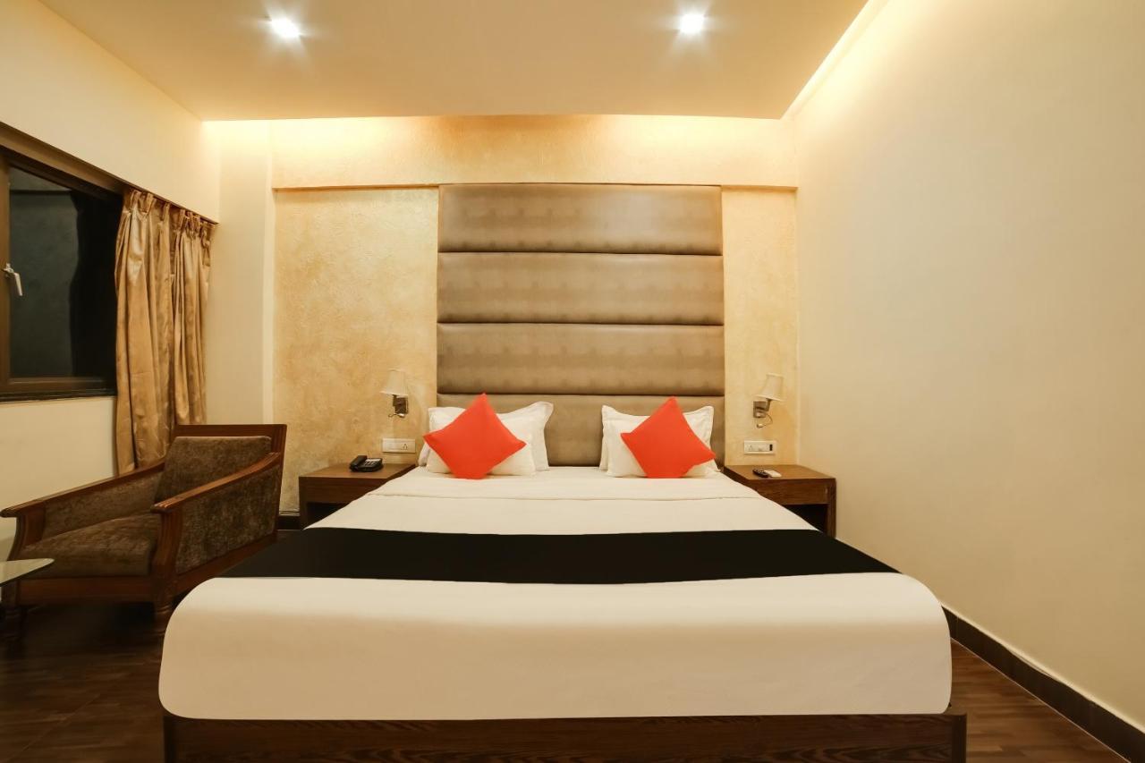 Hotel Capital O 61351 Waii International Bhalukpung Pokoj fotografie